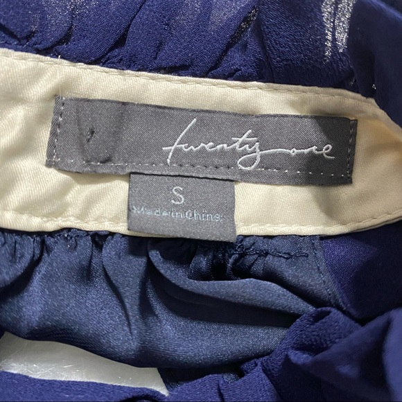 FOREVER 21 Navy Blue Flowy Dress - Picture 4 of 5